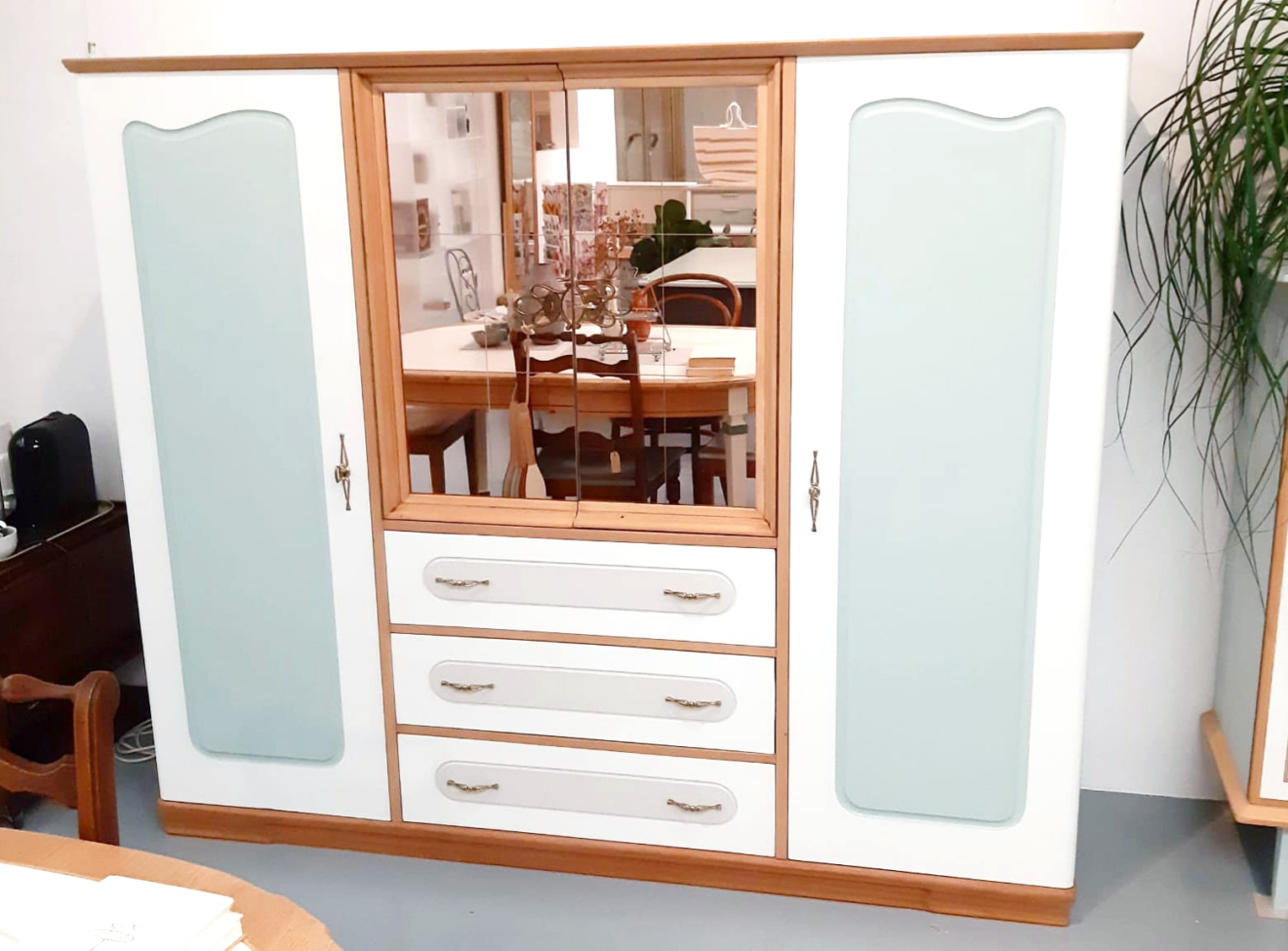 Schrank mit Spiegel - My CMS