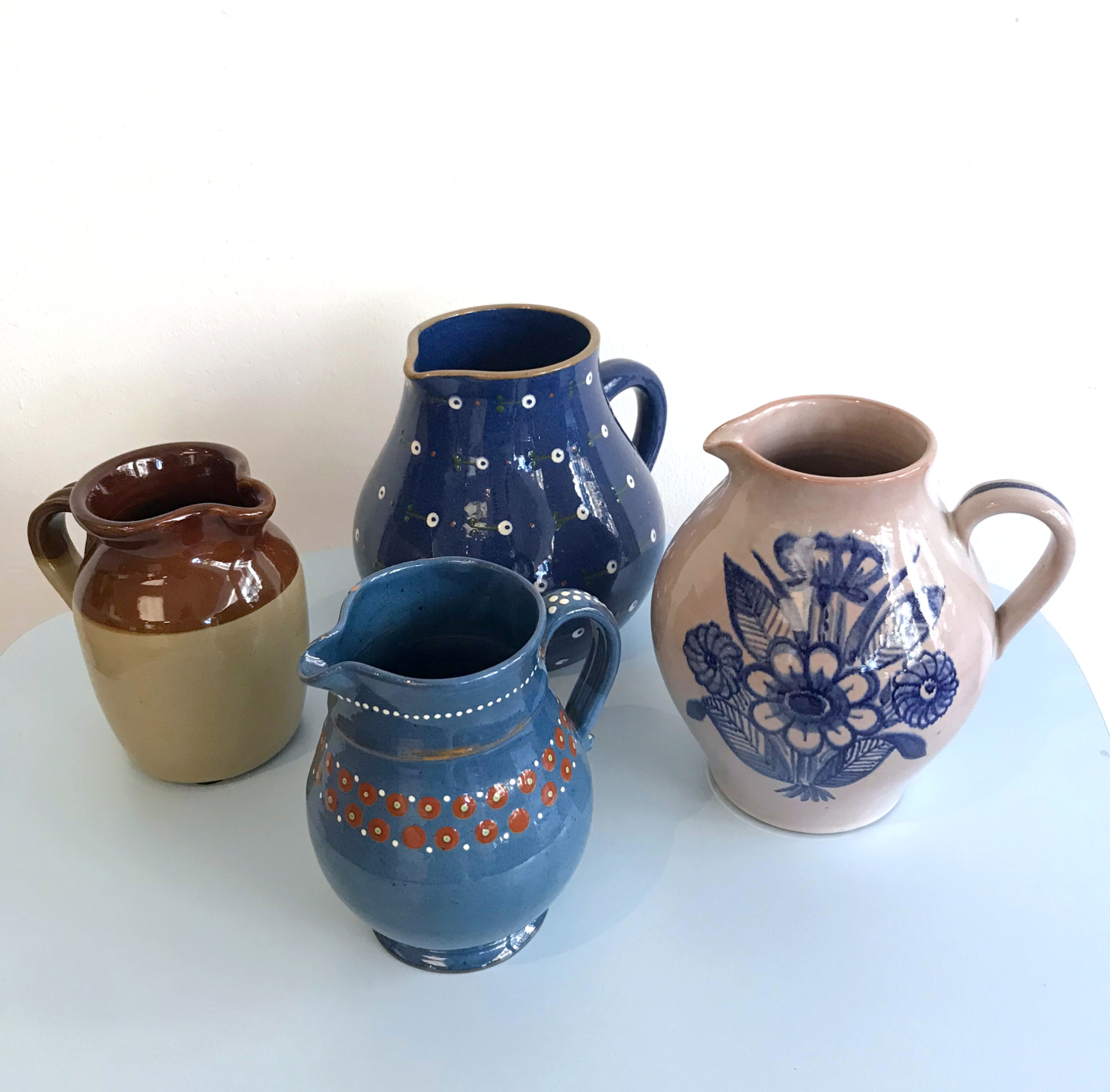 Krüge & Karaffen aus Keramik - WOW Props Zürich