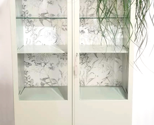 Vitrinenschrank