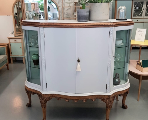 Neobarock Vitrinenschrank