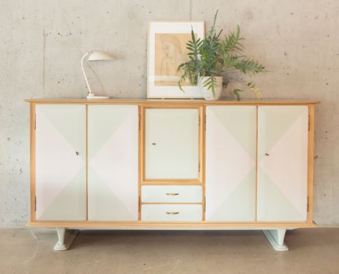 Highboard aus Holz zweifarbig