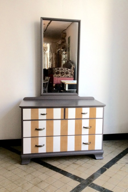 Kommode mit Spiegel - My CMS