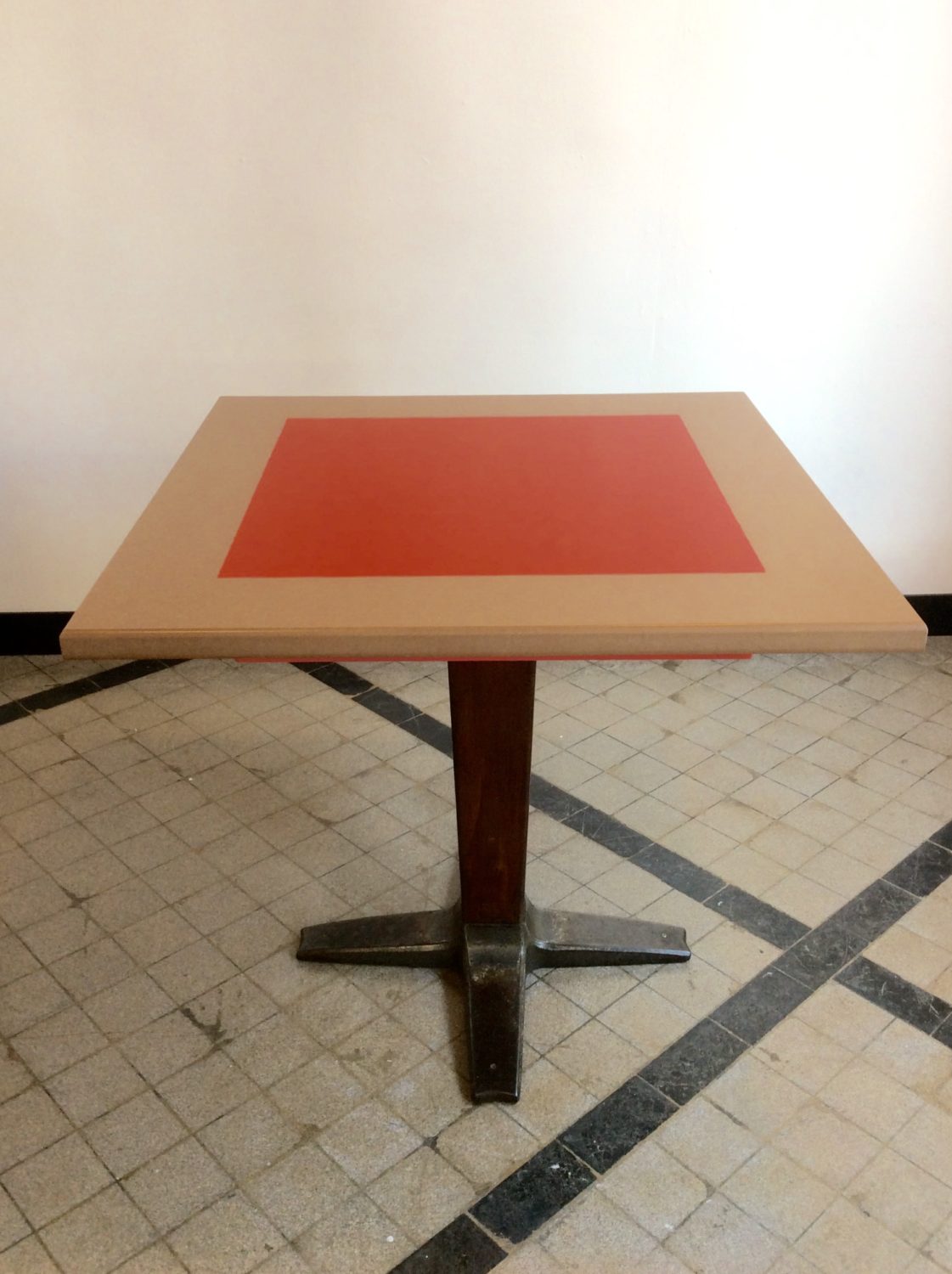 Quadratischer Tisch - My CMS