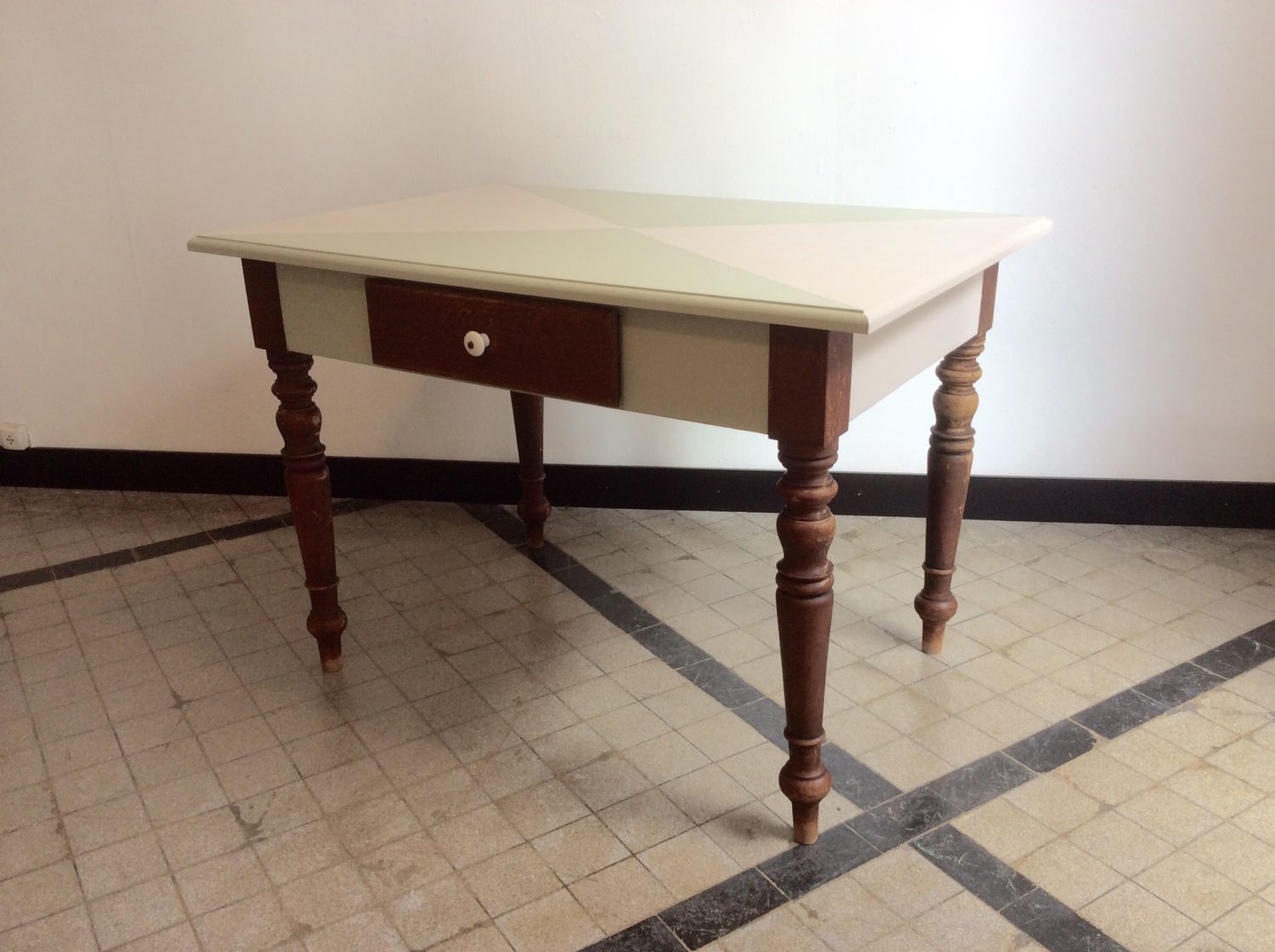 Antiker Küchentisch - My CMS