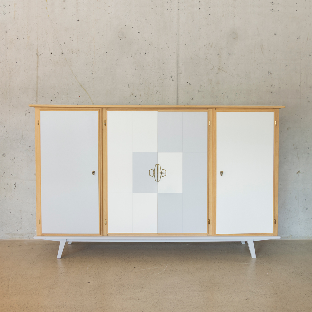 Highboard viertürig in grau weiss