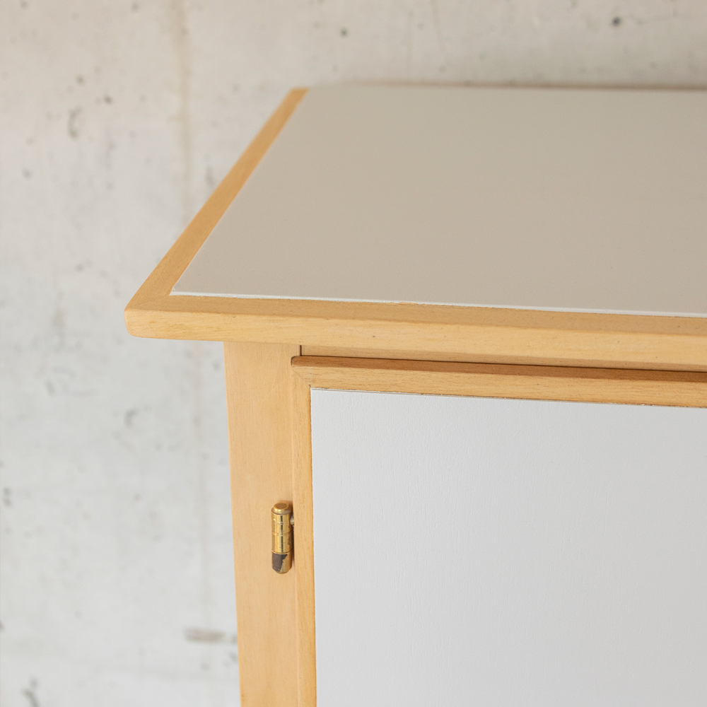 Highboard viertürig in grau weiss