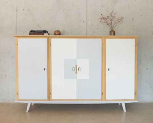 Highboard viertürig in grau weiss
