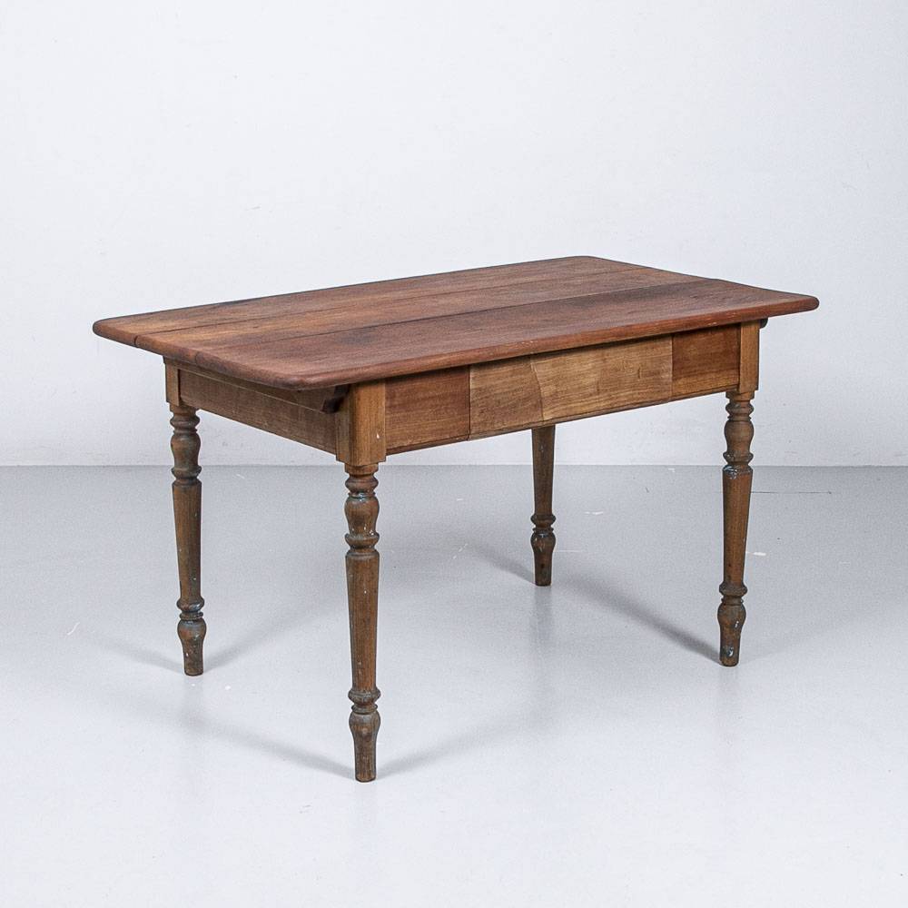 Kirschbaum Holztisch mit Schublade