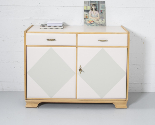 Kommode Holz Rhombusmuster