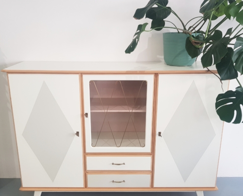 Vitrinenschrank