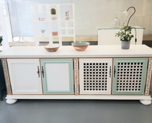 verspieltes Sideboard
